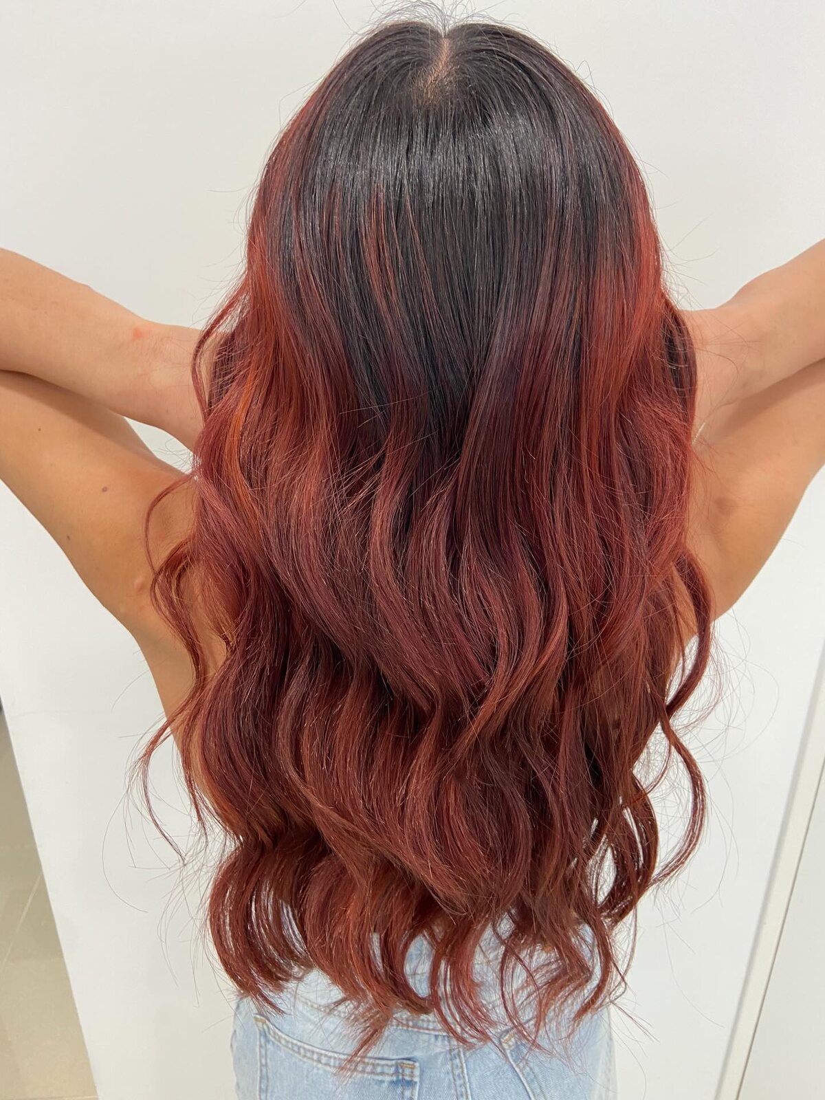 Coloration balayage cuivrée réalisée par Daf&Coiff